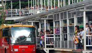 23 Halte Bus Transjakarta Jual Sembako